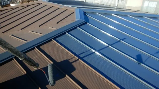 屋根の防水塗装をしないとどうなる？劣化のリスクと正しい対処法