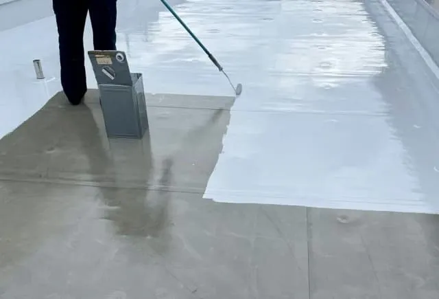 屋上の防水工事におすすめの塗料は？種類や選び方を徹底解説