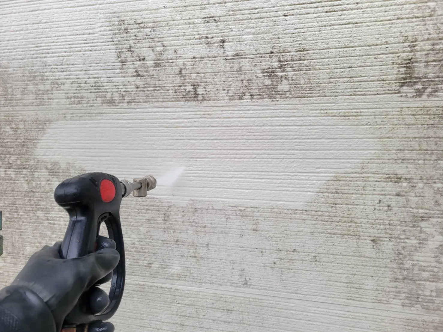 岐阜市外壁洗浄のみ！駐車場洗浄！のみお気軽にご相談下さい！