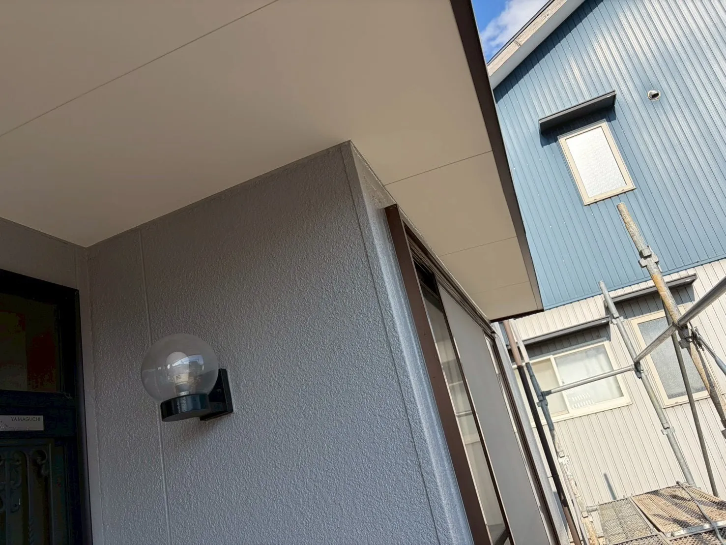 【大垣市Y様邸】サンルーム撤去と外壁塗装を1週間で完工！板金・大工工事も一挙解決