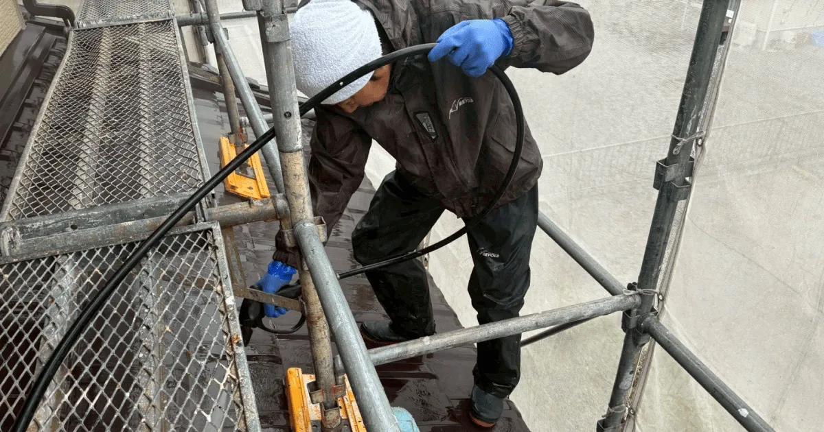 岐阜県大垣市の外壁塗装作業（高圧洗浄②）