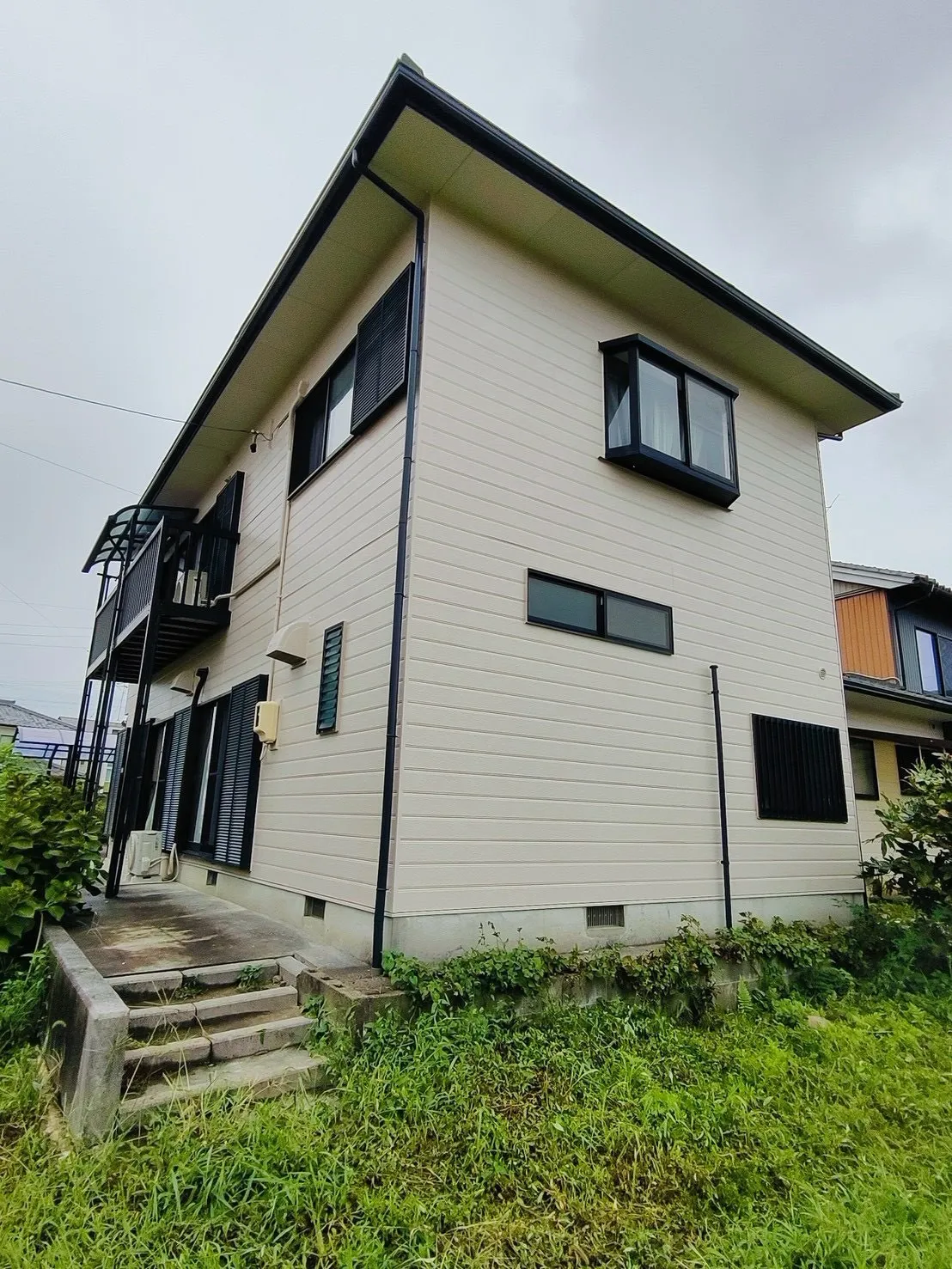 【岐阜県岐阜市】築35年住宅の外壁塗装と防水工事（レタン通気緩衝工法）の施工